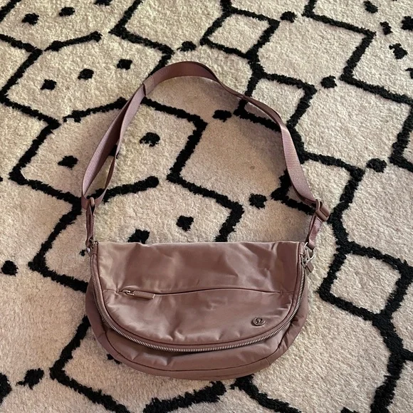 Lululemon Athletica Dusty Pink Shoulder Bag - Picture 1 of 5